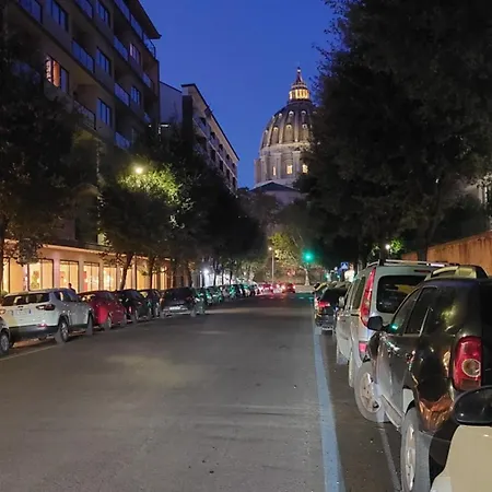 Ad Un Passo Dal Vaticano *