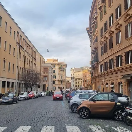 Ad Un Passo Dal Vaticano *