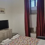 Ad Un Passo Dal Vaticano Rome